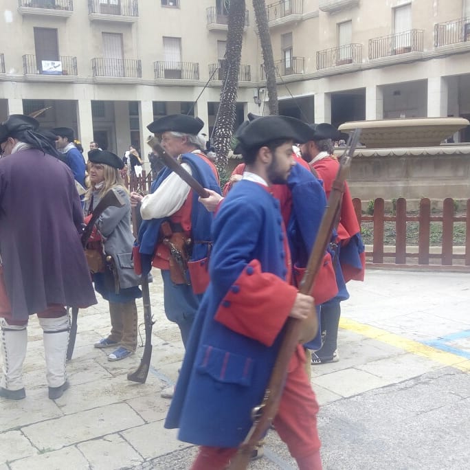 MovemTortosa's tweet photo. També vam estar a la arribada a la ciutat dels @MiqueletsCAT
#Tortosa #Ebre #Història #miqueletscat #TerresDelEbre https://t.co/WIKsdjPGm0