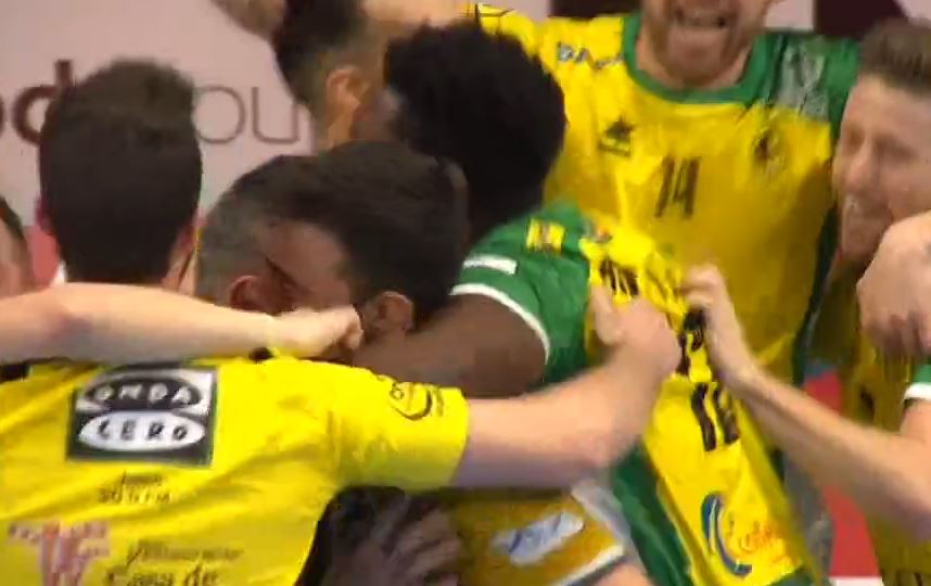 elchiringuitotv's tweet photo. ⏱️🏆¡FINAL de la #CopaLNFS!

@JaenFS es CAMPEÓN tras otra REMONTADA ÉPICA.

@InterMovistar 3-4 @JaenFS https://t.co/UWW9ueVw2v