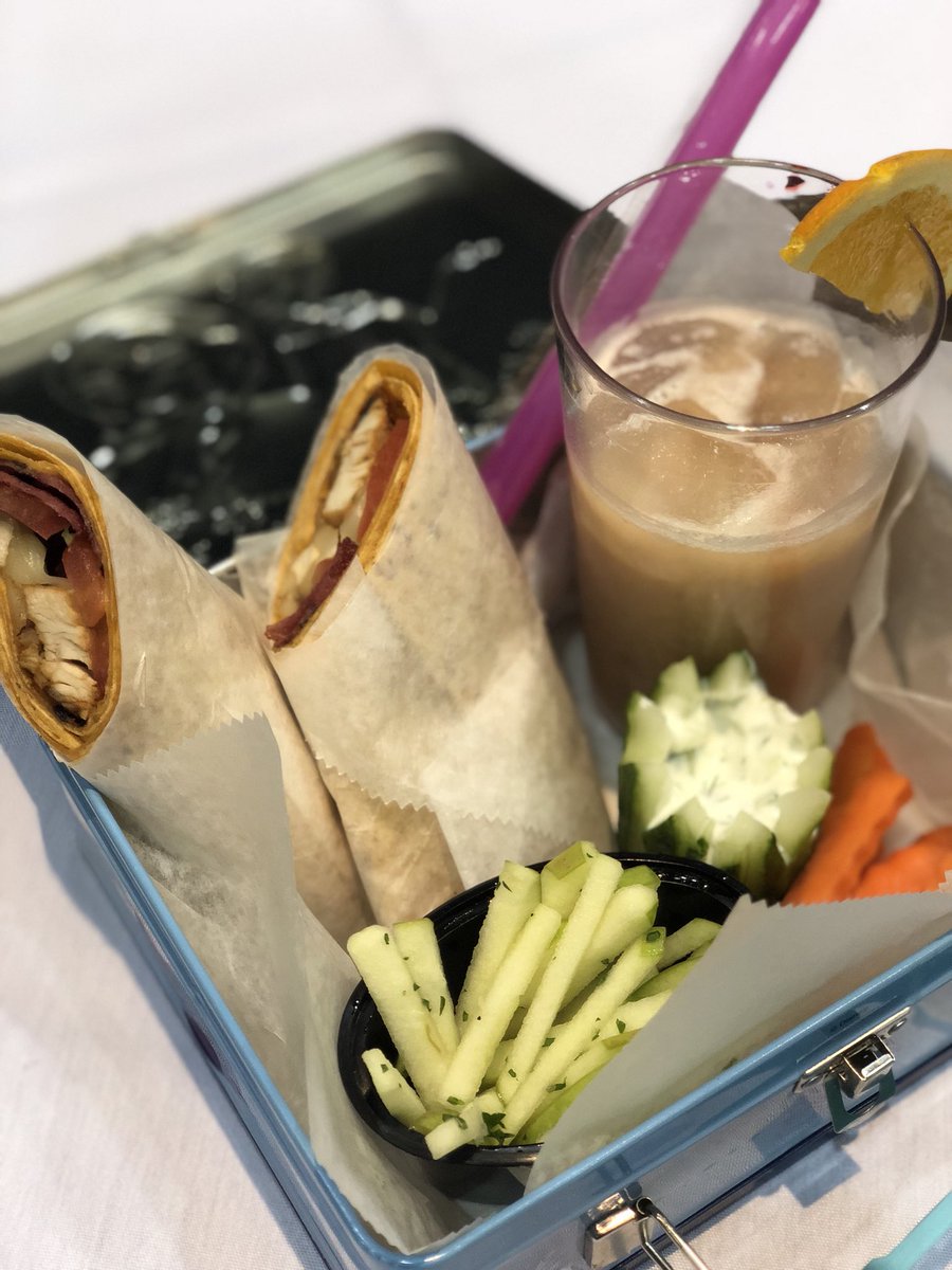 TheOfficialMHF's tweet image. Students created a healthy kids dish and drink during our Nutrition Competition. Who better than kids themselves to be the judges! 

#mps2018 #miprostart2018 #michiganprostart #madeinprostart