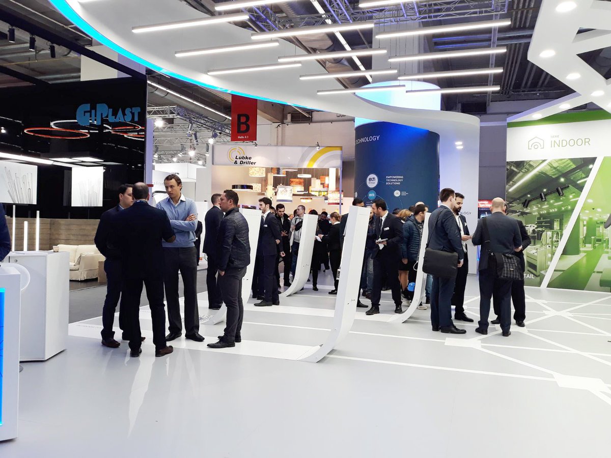ELTeLED's tweet photo. Primer día superado en la feria @Light_Building . Por delante, seis días para descubrir novedades, productos y tecnologías relacionados con el sector de la iluminación. #ELTinLB18 #ELT #OrgulloELT #innovacion https://t.co/hjfBUVG3lP