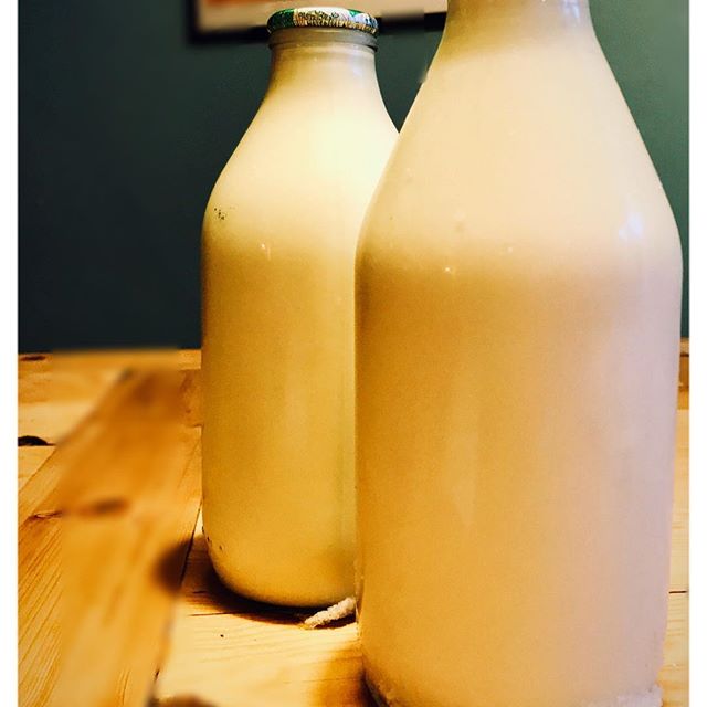 LucyEmHarvey's tweet photo. I love getting my milk delivered, in proper bottles.. it makes me happy every time I use the milk. A big #localshoutout to my milkman from #PlumbsDairy in Linton. Perfect service for over a year. . https://t.co/eLBqBPZDgV https://t.co/4l1zaOgnSu