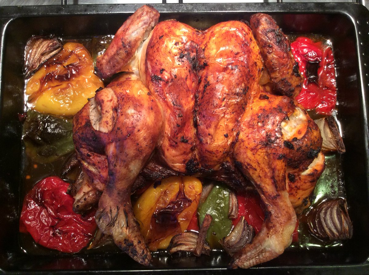 Parky_teaches's tweet photo. #cheffydaddy
Sunday roast with a twist...
#harissa #yum #yummyfood
@Cheoffors @Elsie2110 @chrisdysonHT @MrBoothY6 https://t.co/AKI4h6VNIQ