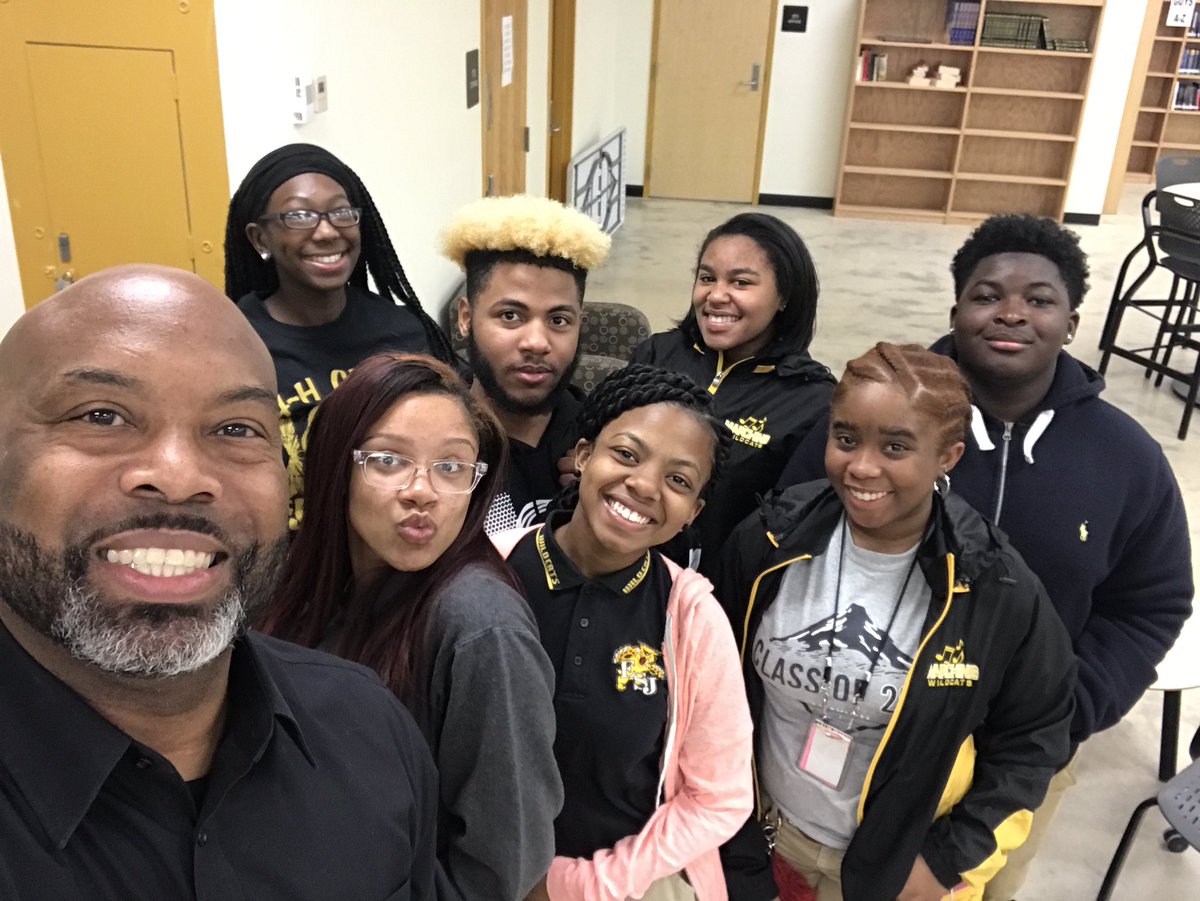 KevinGeorge1911's tweet image. Had a great week visiting @ECWPRIDE students &amp;amp; my Supe's council at @ESJCO_18. Shirts are in! @rudebwoyc0