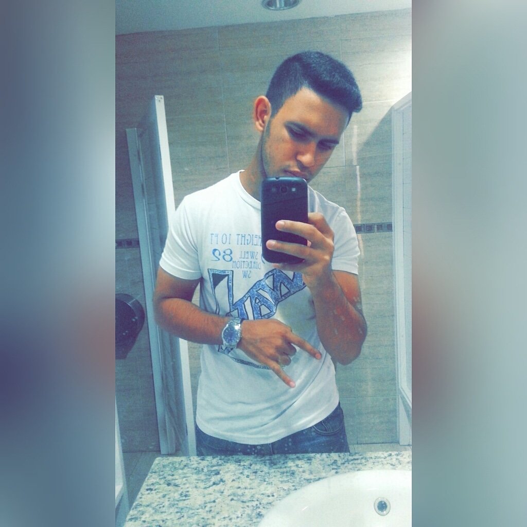 its_william15's tweet photo. Sin locura, no hay felicidad♡ https://t.co/hpEy0mBSva