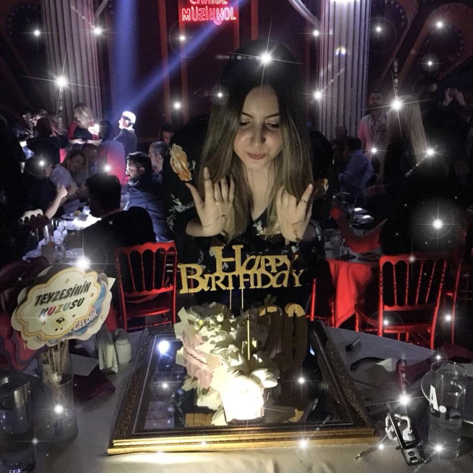 HTorlak's tweet photo. #18Mart1998 #18Mart2018 #yaş20 #caniçim #zuzum 
@yarenhocaoglu #❤️ https://t.co/HswHIoObYp