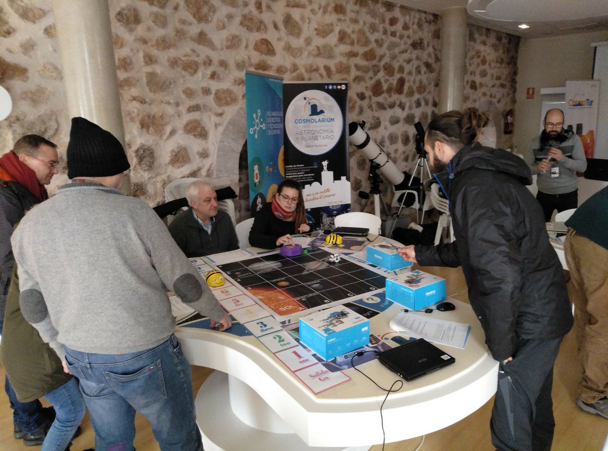 anelfernando's tweet photo. Talleres en el @Cosmolarium de #Hornos, en el corazón del Parque Natural de #cazorlaseguraylasvillas con #CosmoTur y @dipujaen Representando a la @RedAnd_Robotica del @coitta_aagit 🤖 https://t.co/9AGEAnQX0D