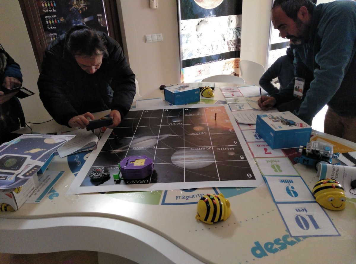 anelfernando's tweet photo. Talleres en el @Cosmolarium de #Hornos, en el corazón del Parque Natural de #cazorlaseguraylasvillas con #CosmoTur y @dipujaen Representando a la @RedAnd_Robotica del @coitta_aagit 🤖 https://t.co/9AGEAnQX0D