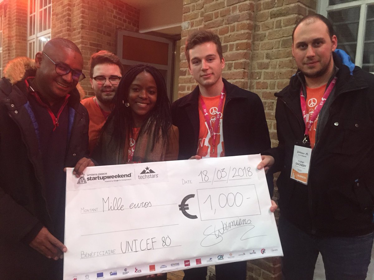UnicefSomme's tweet photo. Bravo à #Hoja pour sa 1e place au #swamiens et le don fait à @UNICEF_france 
Merci aux organisateurs du Start Up Week-end. https://t.co/VG9T2JP0cF
