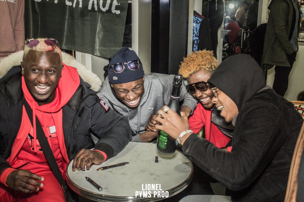 LionelPymsProd's tweet photo. Merci à @4keus_Officiel pour la force 🙏🏾 #LaVieContinue dans les bacs 🔥🔥🔥
Merci @rajaawa ☝🏾 #LionelPymsProd https://t.co/z1fyHg20Pf