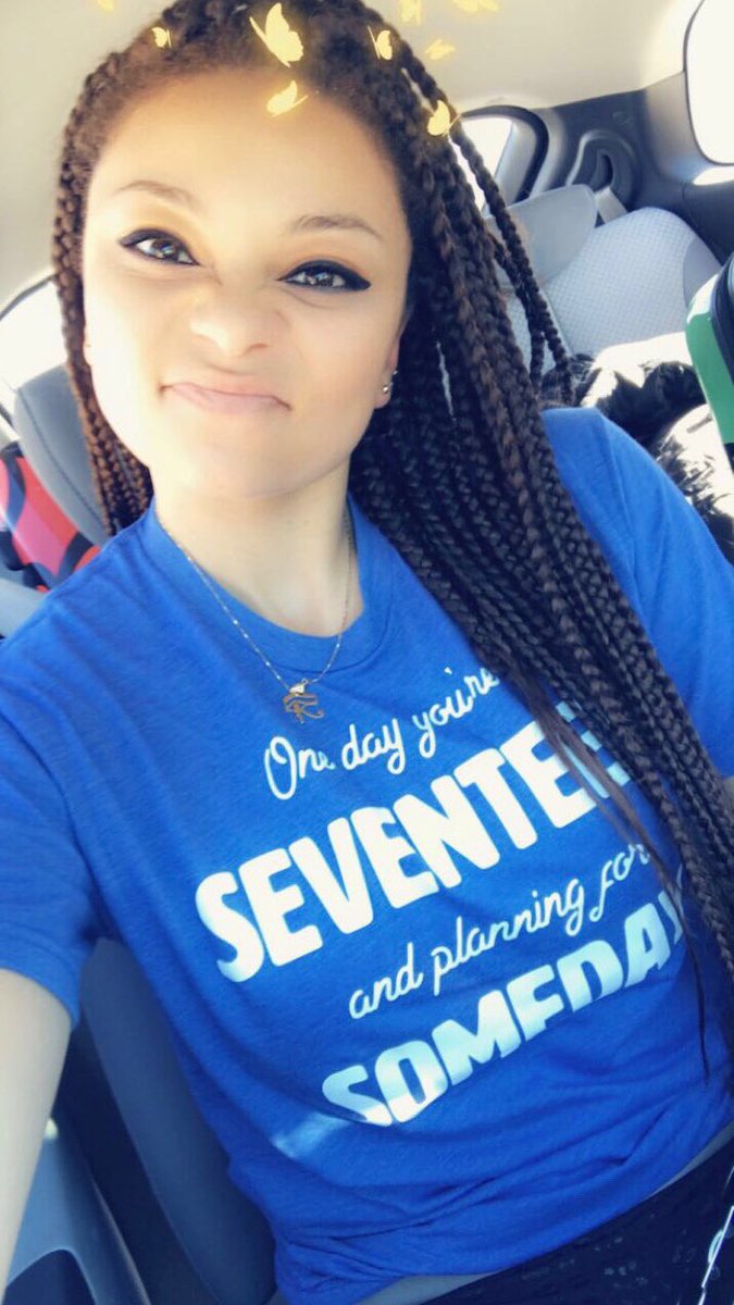 TweeterlessCass's tweet image. @Itsmichaelmay ever think I was always gonna buy this since I constantly live in gym pants &amp;amp; comfy ts? 👊🏼😏 #ReadyToRep at the airport💙 #Chucked