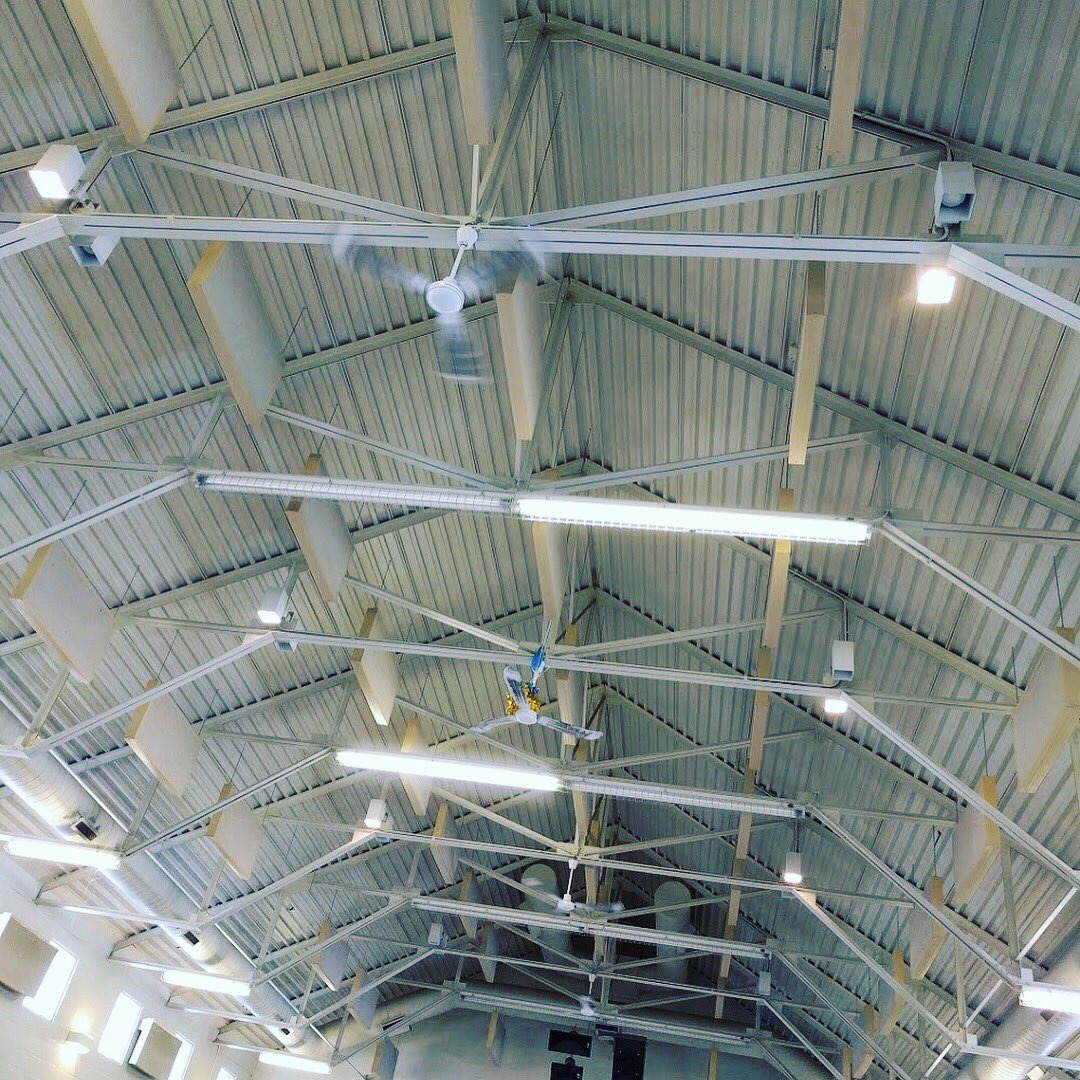 GenerateNRG's tweet photo. A recent Generate Energy facility LED retrofit that will see this community league save up 60% on lighting electricity use! This project included level 2 energy audit and lighting retrofit #AB #edmontoncommunityleagues #evansdale #led #outwiththeold #inwithdanew #ledlighting https://t.co/LtzJ3YHzkv