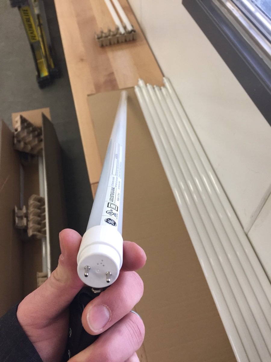 GenerateNRG's tweet photo. A recent Generate Energy facility LED retrofit that will see this community league save up 60% on lighting electricity use! This project included level 2 energy audit and lighting retrofit #AB #edmontoncommunityleagues #evansdale #led #outwiththeold #inwithdanew #ledlighting https://t.co/LtzJ3YHzkv