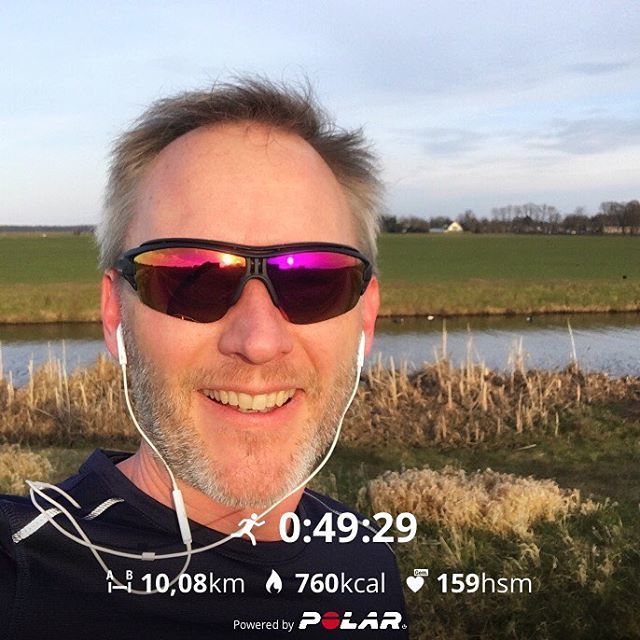 WilliamHuizinga's tweet photo. Gevoelstemperatuur -6 gr. maar met de zon 🌞 erbij prime te doen 👍🏻 #heerlijk #loopweer #veelwind #lovethesun 🌞 #loverunning #running #polar #strava #hardlopen 🏃🏼‍♂️ https://t.co/cRXP17SwKL https://t.co/mb5bfBoULD