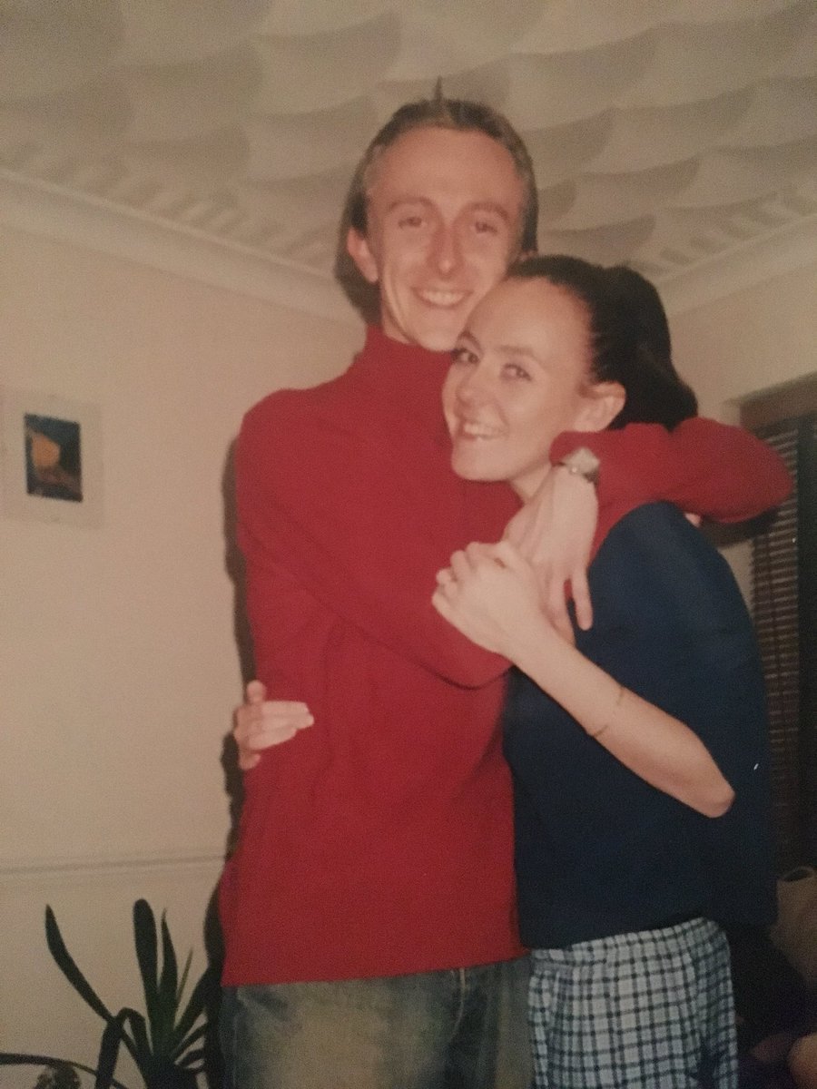 lisapows's tweet photo. Having a clear out and came across some old photos that hold dear memories to me #howyoung #beforefacebook #wewereyoungoncetoo https://t.co/P5EYP1icX2