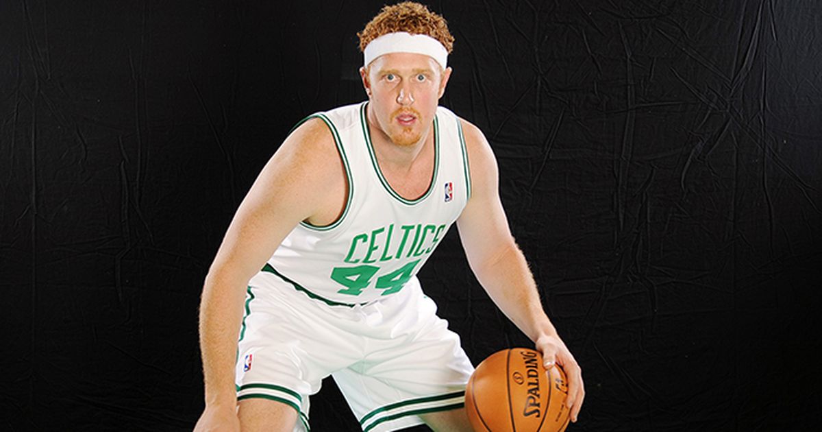 Happy birthday to the GOAT Brian Scalabrine 