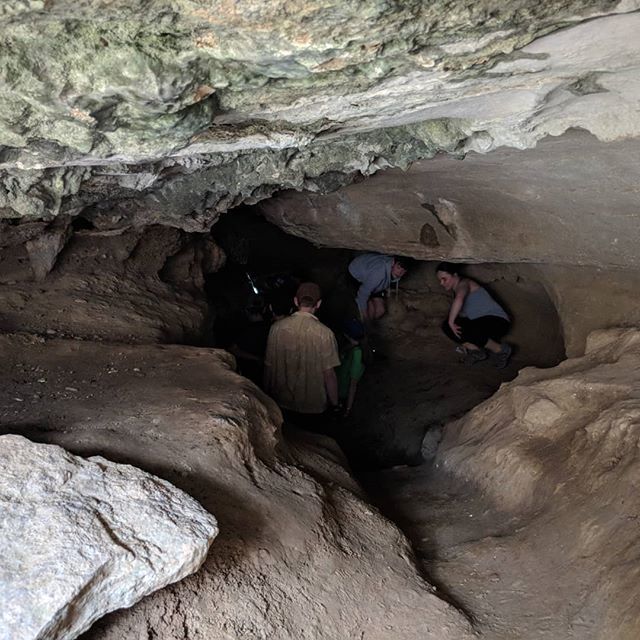redemptionythkc's tweet photo. We found a cave. https://t.co/Svmdb9hRBY https://t.co/d3yuDP6xAX