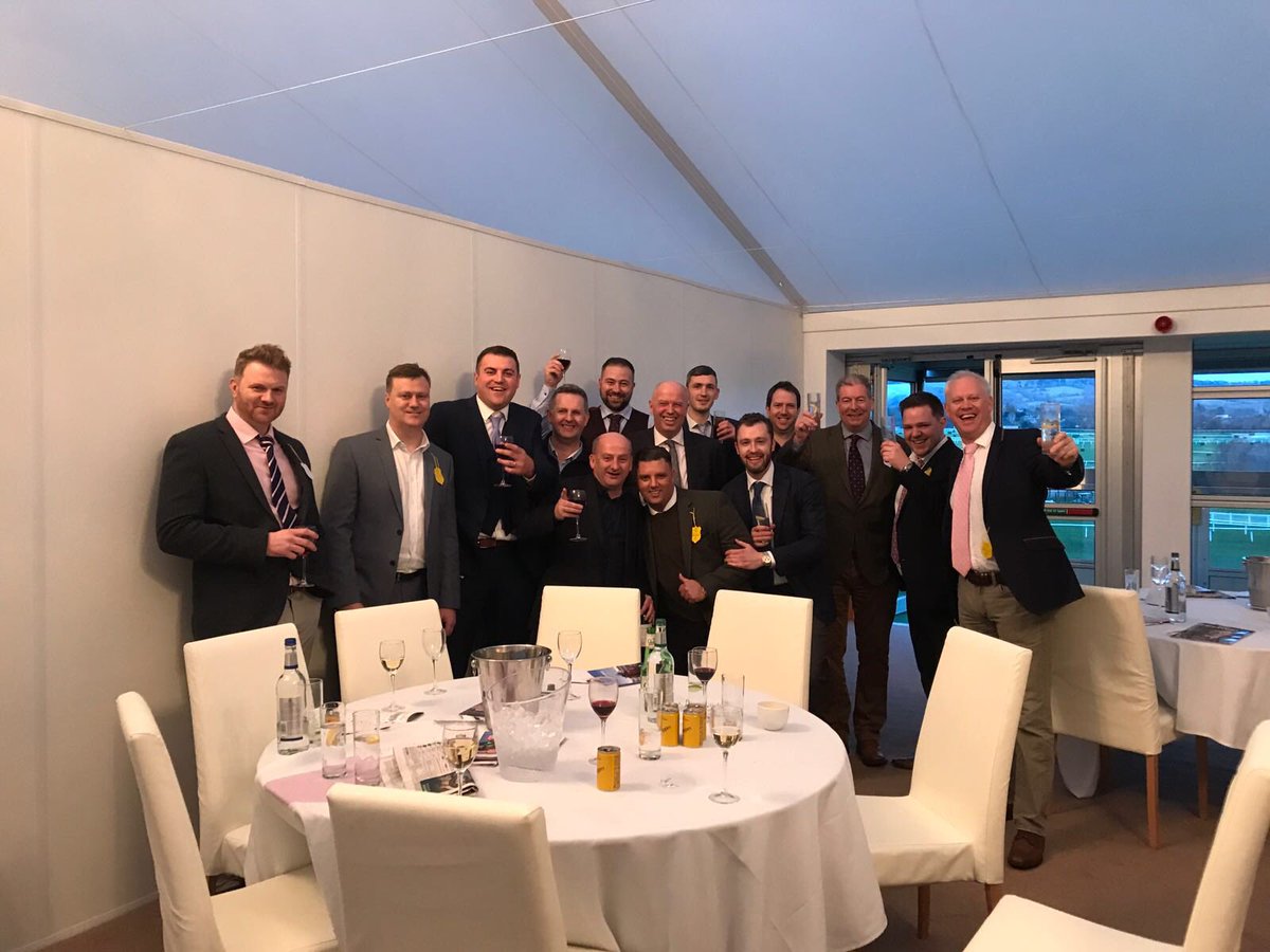 traincontracts's tweet image. Great day had with great people at @CheltenhamRaces few winners also 😁😁