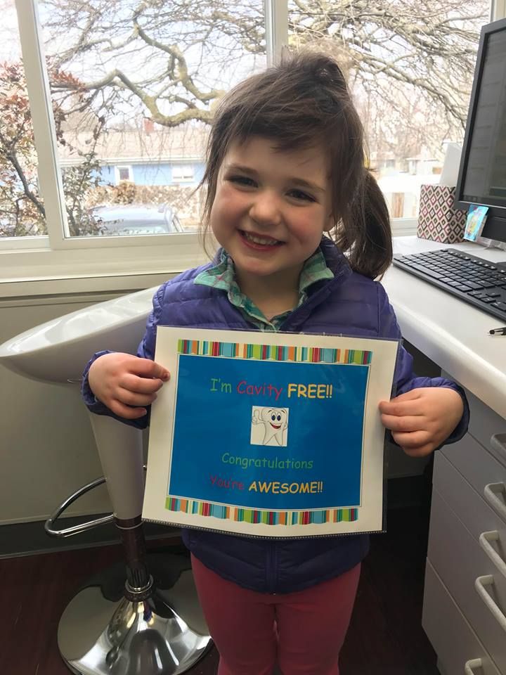 MichaelSharpDDS's tweet photo. Caroline is cavity free! Welcome to the No Cavity Club! Your hard work was worth it! — at #SharpSmileCenter #SSC https://t.co/TploaG33WD