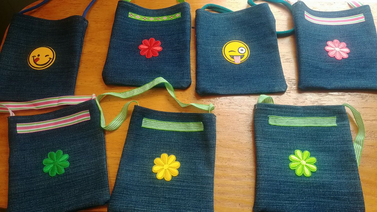 OCC_shoeboxes's tweet photo. Way to go, Sharon! "Purses from jeans. One pair of jeans will make about 8 purses. You can use the pockets too." #OCCitemofthemonth #QualityCrafts https://t.co/1jlPu2wUPI