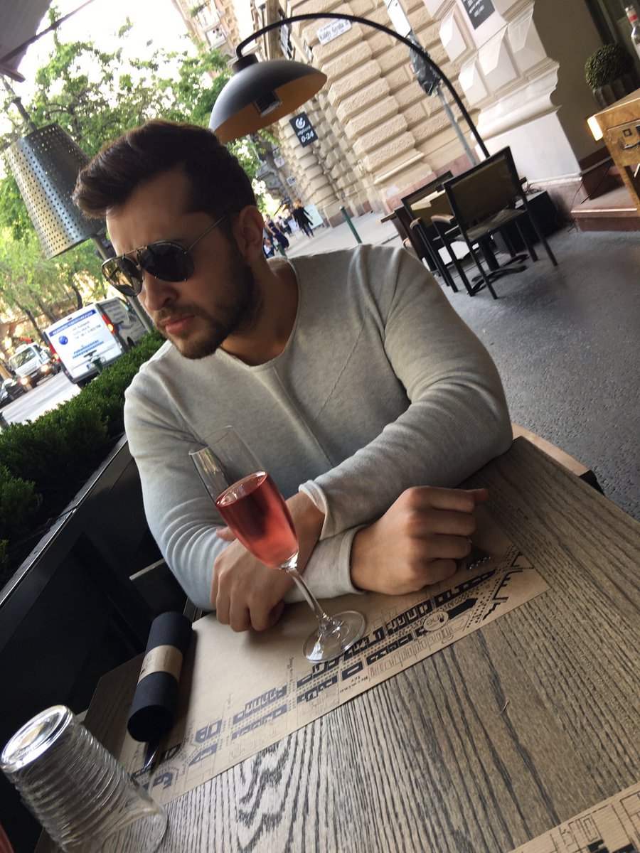 SyrianAntonio's tweet photo. 🍹 https://t.co/q4SGidSr8a
