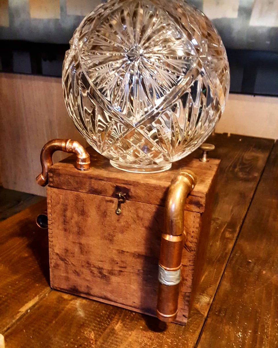 redrerd's tweet photo. Little lamp project on the go thinking this led Crystal will light up quite spectacular 😉 https://t.co/fIPqdK9aKX