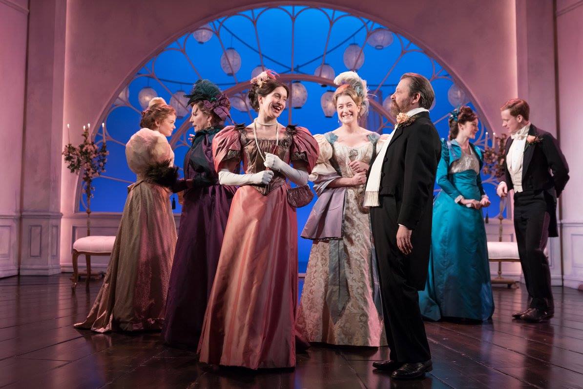 веер леди уиндермир 2018. леди уиндермир оскар уайльд. оскар уайльд веер леди виндермир обложка. веер леди уиндермир 1925. веер леди уиндермир книга.