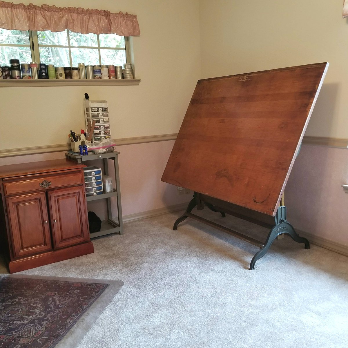 cassimagines's tweet image. Over the moon! Barbara (my drafting table) is home.

.
.
.
.
#artislife #art #draftingtable #painting