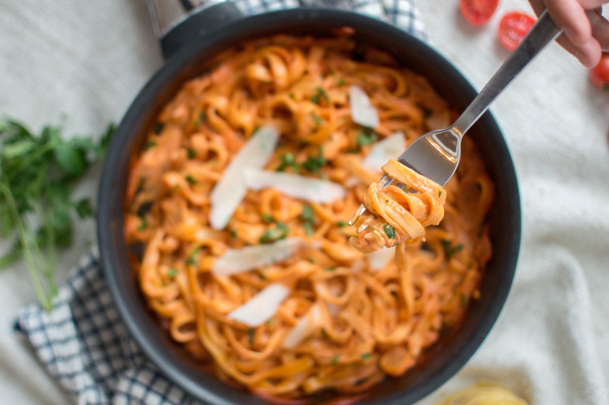Komal_Lalwani's tweet photo. Recipe for this incredible creamy tomato pasta on the blog tonight, check it out! https://t.co/KxKVRf5HWR
#yum #foodblog #kayskitchen https://t.co/OVFSWZbjeq