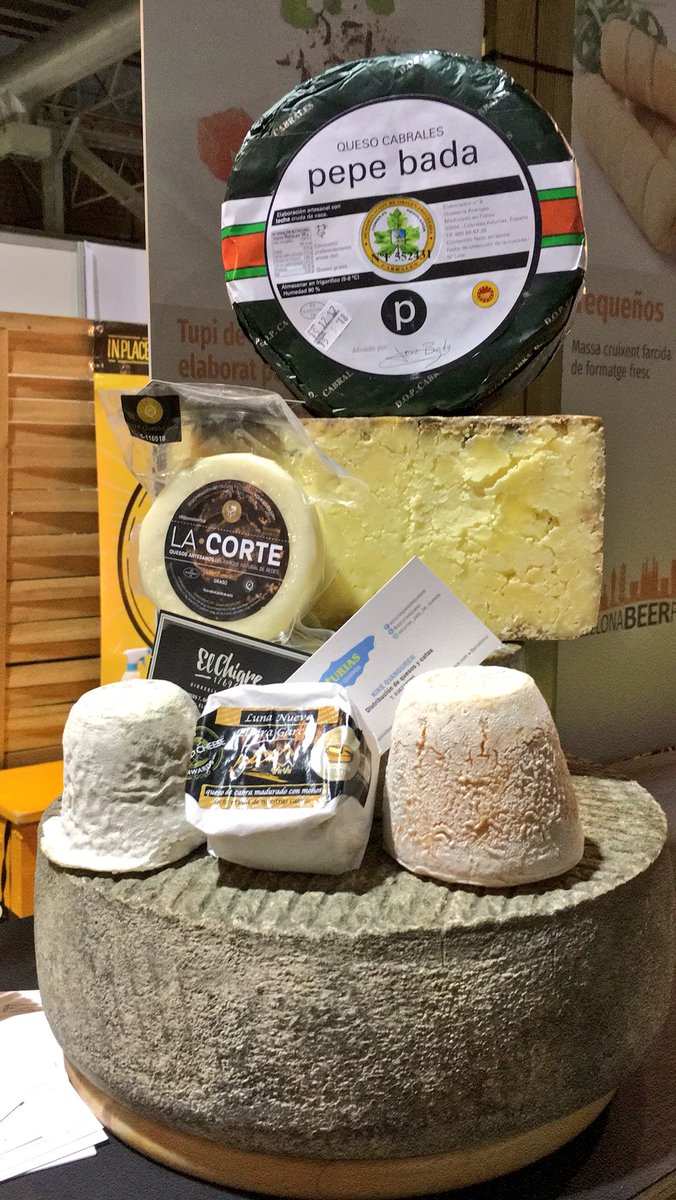 BlogHedonista's tweet photo. Han sido 3 días de vértigo en la #BBF18 En su VII Edición cierra sus puertas con récord de visitantes y casi 500 #cervezas artesanas de más de 30 países. Mi selección #frootwood y #alldayipa de @foundersbrew_es Acompañado de #quesosasturianos https://t.co/iicXv0V2oJ