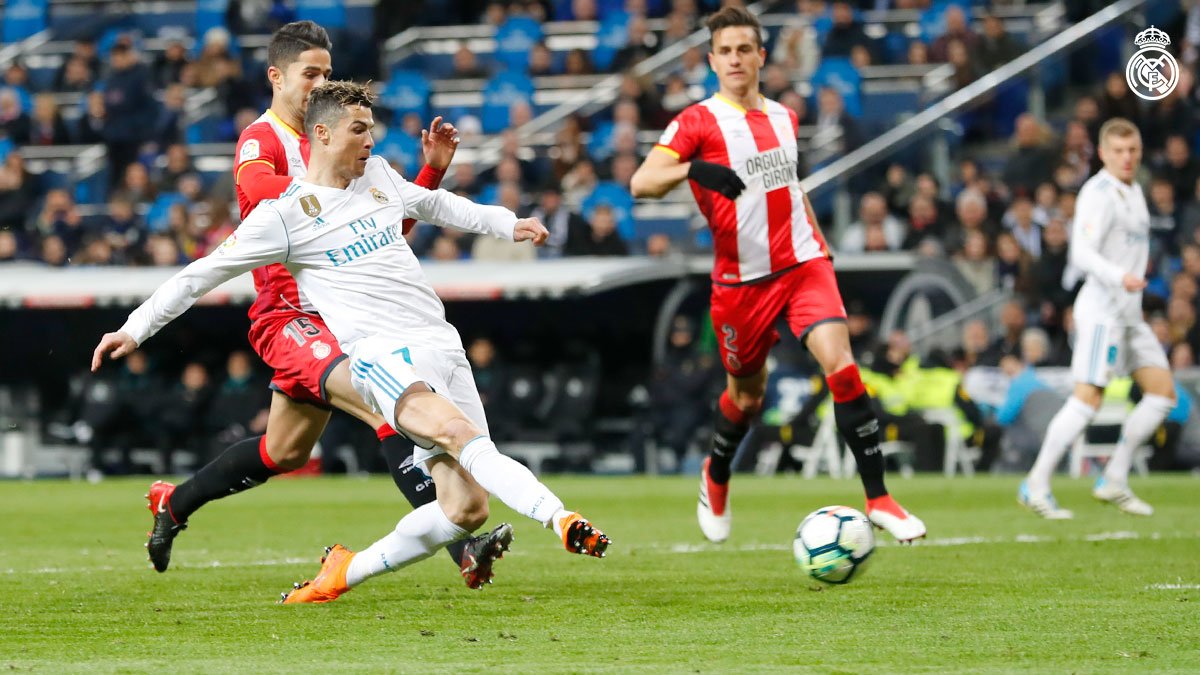 realmadrid's tweet photo. 🔥 ¡@Cristiano está 'on fire'!
⚽ 11'
⚽ 47'
⚽ 64'
⚽ 90'+1'
#RMLiga | #HalaMadrid https://t.co/RgpasRR4Zb