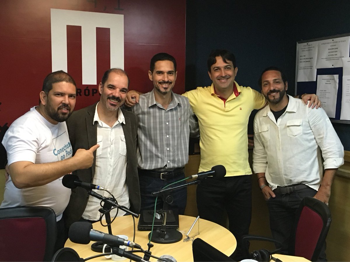 sandrogianelli's tweet photo. Olha quem participou do programa de ontem (17/3). Da esquerda para a direita com Rodrigo Mercúcio, Alessandro Costa, Alceu Gomes, eu e Elias.
#conectadoaopoder
#104virgula1
#MetropolesFM
#dojeitoqueagentegosta https://t.co/rUtYprPHsg