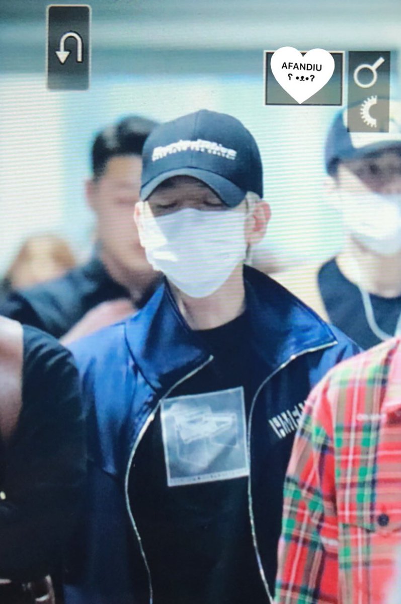 AFANDIU0506's tweet photo. 20180318 BKK &amp; 20180319 ICN #백현 #BAEKHYUN https://t.co/1pjsmYs3AW