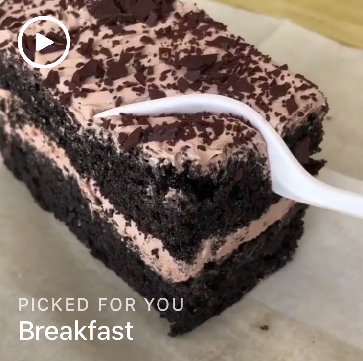 MattBellassai's tweet photo. instagram is targeting me as a fat person and i don’t know whether to feel grateful or attacked https://t.co/UFUjysprtN