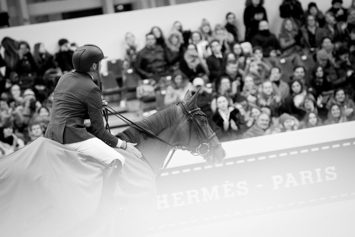 SimonDelestre's tweet photo. Merci Hermès Ryan 
Merci 
Merci 
#sautHermes #GrandPrixHermes #victory 📷 @jessik_r https://t.co/jhI2K3GNwi