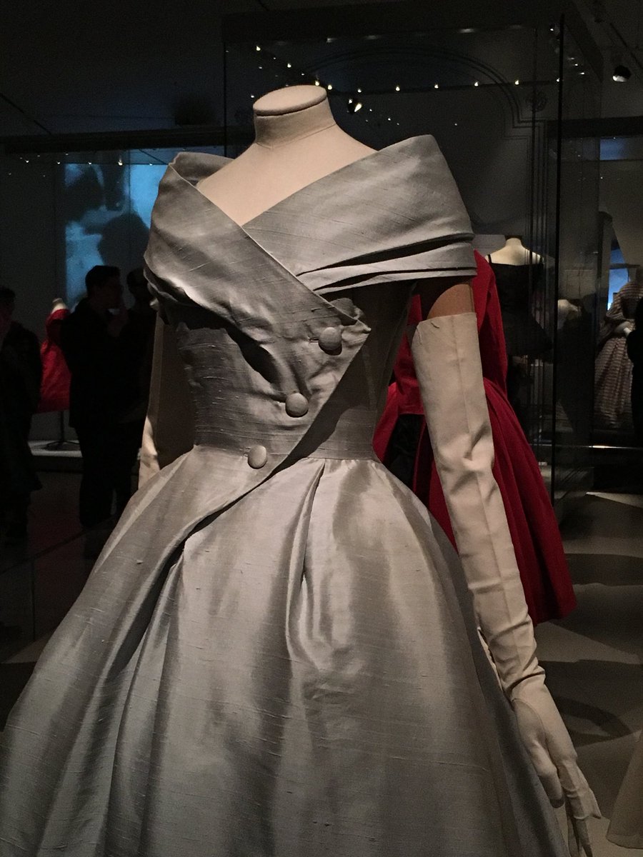 runaroundkid's tweet photo. So nice to spend a whole day at the museum without thinking about school. I’m absolutely obsessed with this dress from the #ROMDior exhibit 😍 https://t.co/iBrtwMUhMu