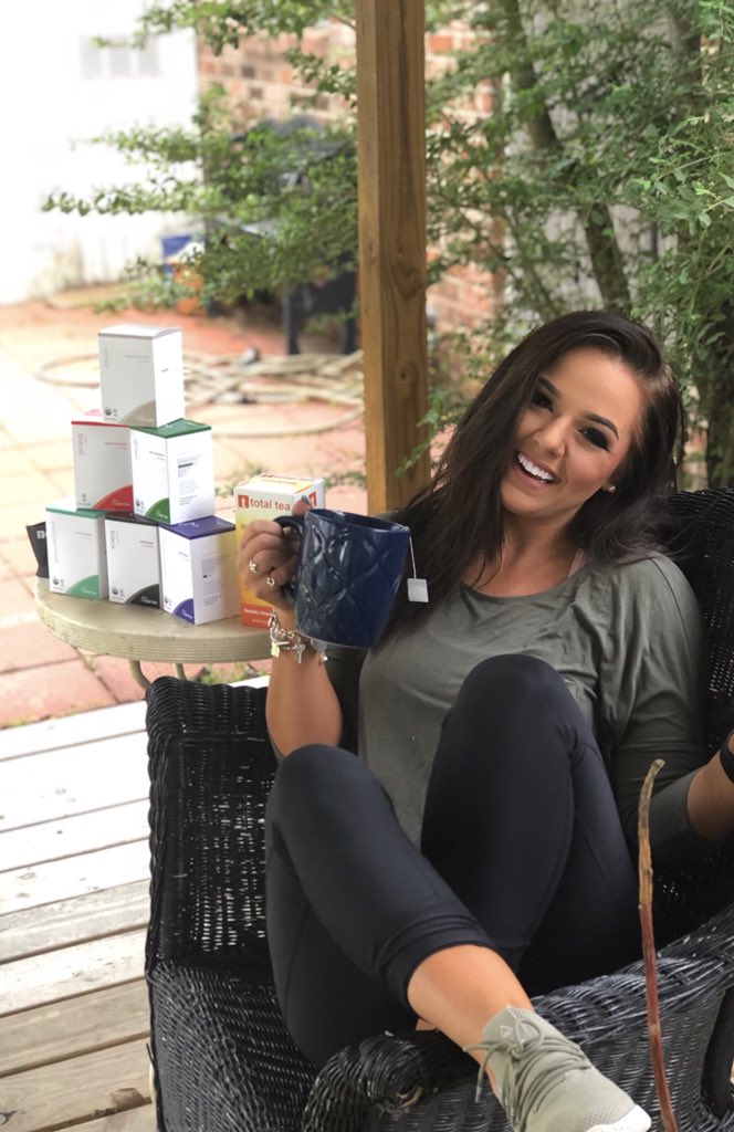 kayleigh1006's tweet photo. sunday’s aren’t complete without my #TotalTea ☕️☀️ https://t.co/ESNqCswqVj