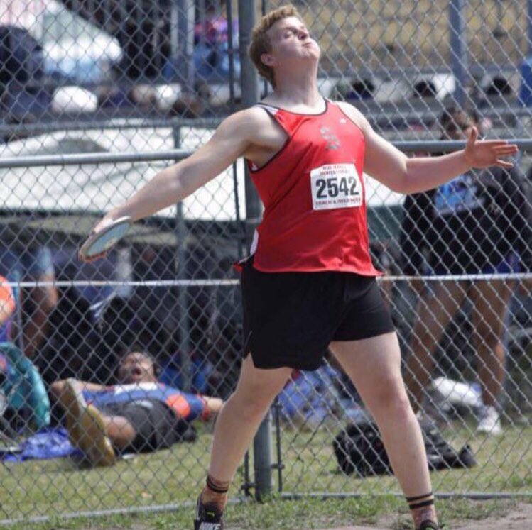 lalexander9's tweet image. This boy! 
#chasingprs #discus #throwernation #throwershavenofinishline #bobhayesinvitational #BTKB #KeepPounding