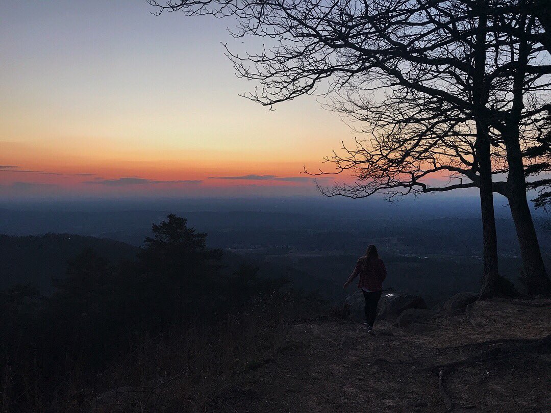 NatJoy99's tweet photo. Nothing gets you like a Tennessee sunset https://t.co/iTKgurtbLg