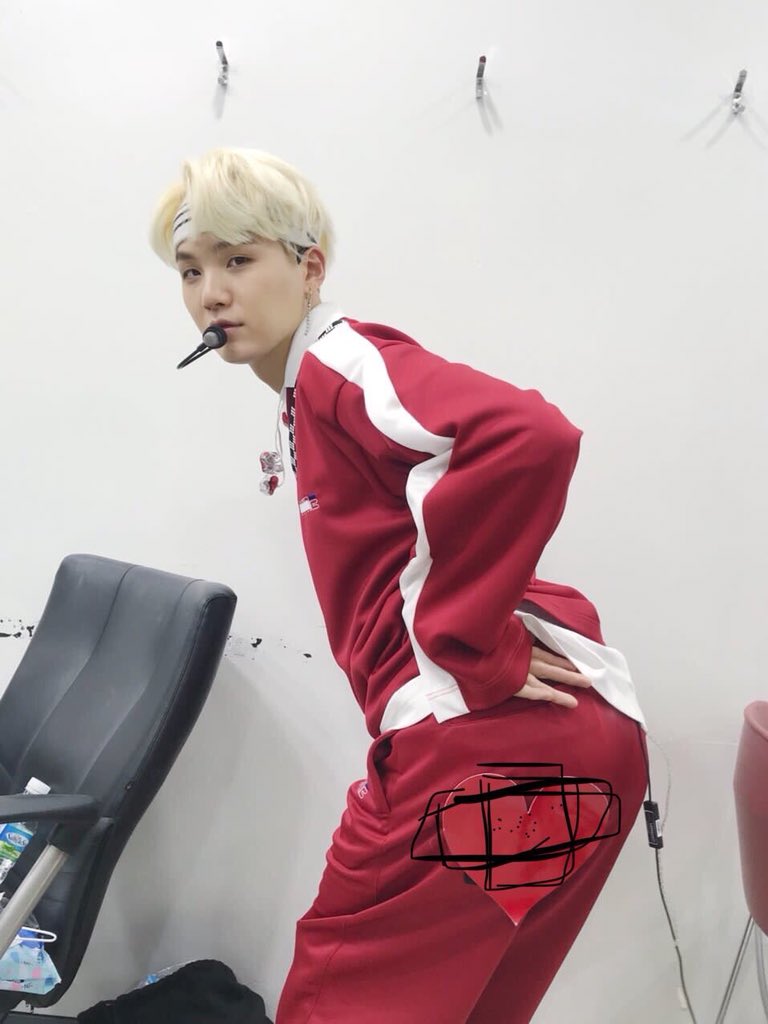 when we started the new year with Yoongi’s butt trending