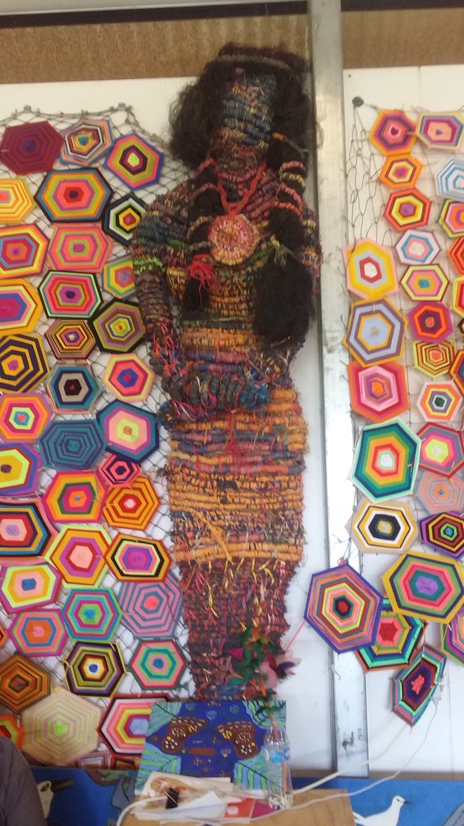 maritacheng's tweet image. Amazing work happening at the women’s art centre in Aurukun. Women making art and starting businesses!  So much potential! #hotdesq #advanceqld #startupstate  #STEM.I.AM @where_is_anna