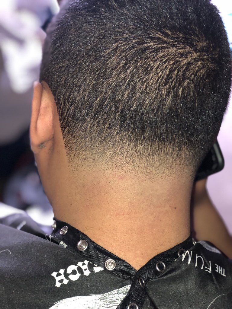 BustDown_Danz's tweet photo. Fresh taper ππ½ if you need a haircut dm me to book an appointment π #freshtaper #fades #barbershopconnect #somethingsoft https://t.co/wTjId3NRdI