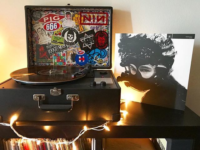 trentvanegas's tweet photo. #ZolaJesus giving me vibes today 🖤 #okovi @zolajesus #vinyl #coloredvinyl #translucentvinyl #rustvinyl #trentVOTD https://t.co/n0VPf8UhQH https://t.co/jP7RYQF7Dk