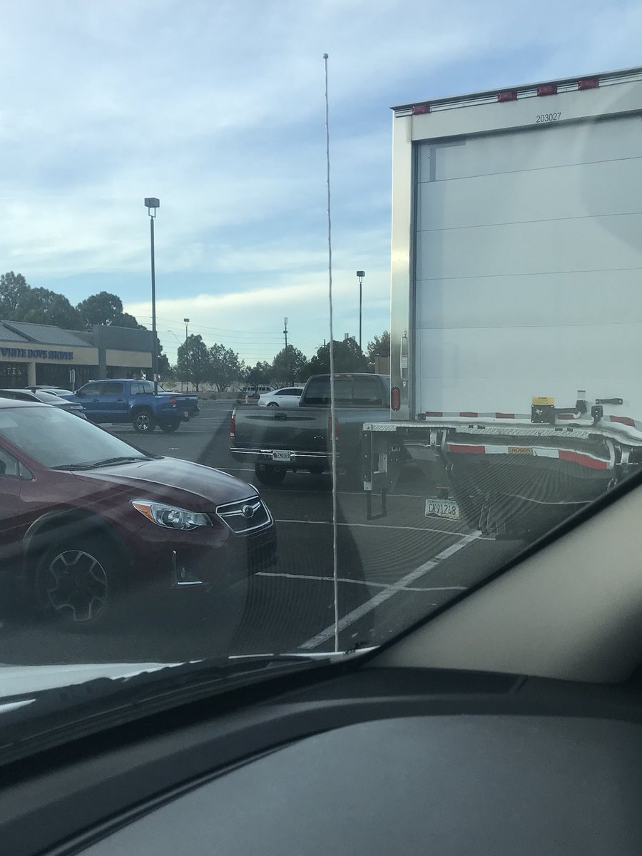 Nice_Park_Job's tweet image. So you think because the big truck parked like that you can? #badparking