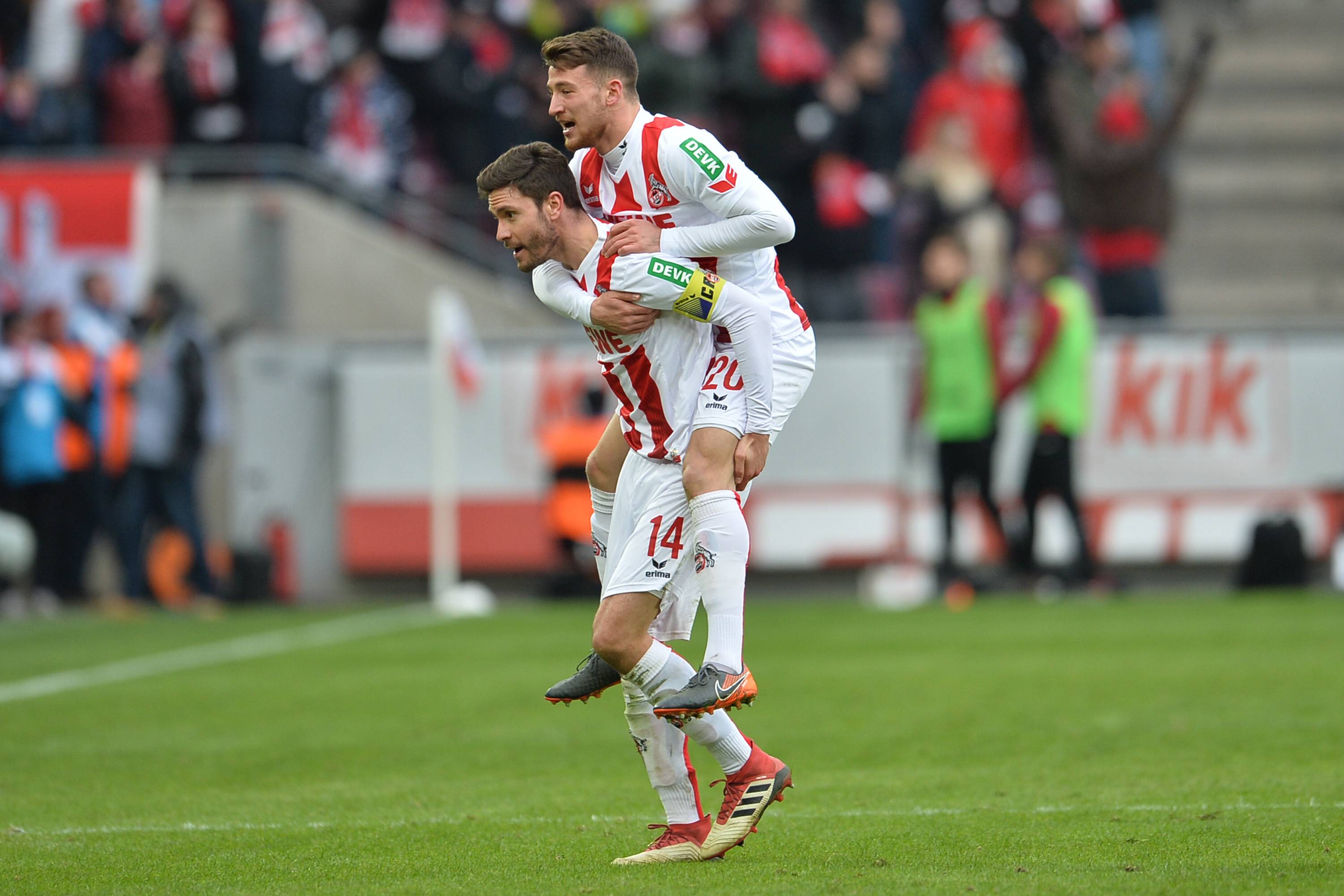 1 Fc ケルン サコの二試合連続ゴールで勝ち点三を獲得できました 残り後7試合です Fcケルン T Co 8avy6dc524 Twitter