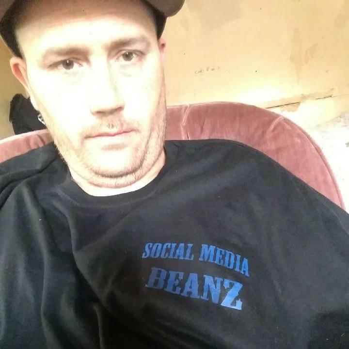 fatnugz312's tweet image. #cleanin up #closingtimesoon #liveme top flight🍌mp:
liveme.com/share/index_li…