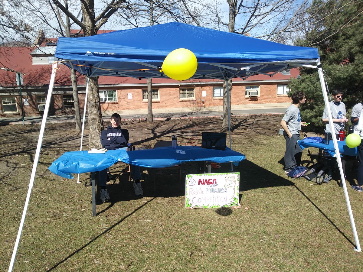 Blasterbotica's tweet image. What a joy it is at the Jamboree for Outstanding Youngsters (JOY) event Saturday, 03/10! Great to see kids interested in engineering from the Golden community!