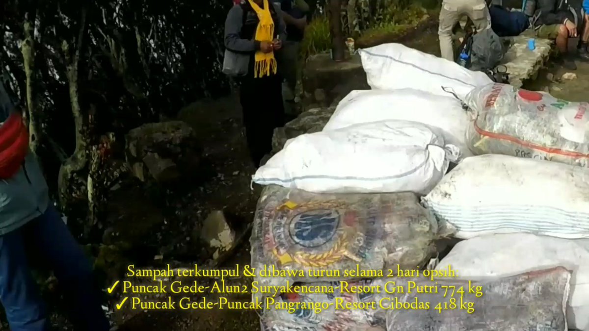 harleysastha's tweet photo. OPERASI BERSIH BALAI BESAR TN GUNUNG GEDE PANGRANGO | 14-15 MARET 2018. Berikut video lengkapnya:
https://t.co/d1P6JZ6pnM
#ksdae #tnggp #klhk #opsih #gunung https://t.co/zQ8Kj0628x