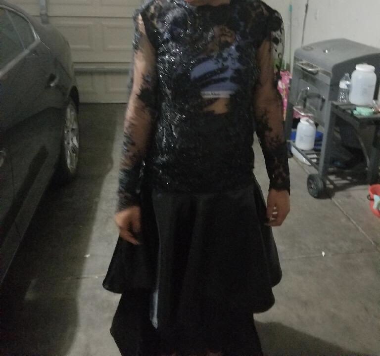 tmcmoni's tweet image. Ladies Pom Season Is Approaching ‼️‼️ Please Don’t Get Done Like Me And Waste Your Money Trying To Get Your Dream Dress Made An The Tailor End Up Playing You 🤦🏽‍♀️😂 Luckily I Had Two Dresses I Was Just Being A Brat And Wanted Options But Hey I Still Slayed 😍 #PromFail