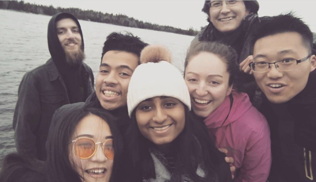 DalResidence's tweet photo. What did you do this weekend? Some #GerardHall RAs brought their residents for a hike at Susie’s Lake! #ChooseAdventure #ChooseResidence #DalResidenceLife #DalSweetDal #DalResidence #DalhousieU 📷: Katherine Lin https://t.co/dHVk137FL8