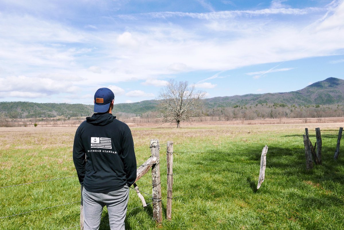 SStandardCo's tweet photo. Retweet for your chance to win one of our Hoodie Tees and Leather Patch Hats! https://t.co/iPBVpBa9N5